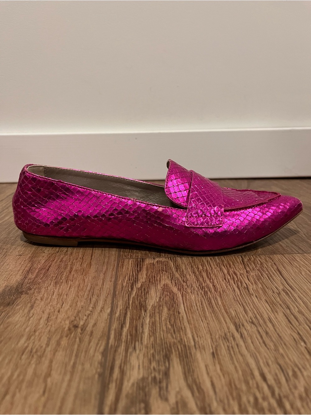 AGL softy pointy toe moccasin loafer Fuschia snake - Picture 8 of 16